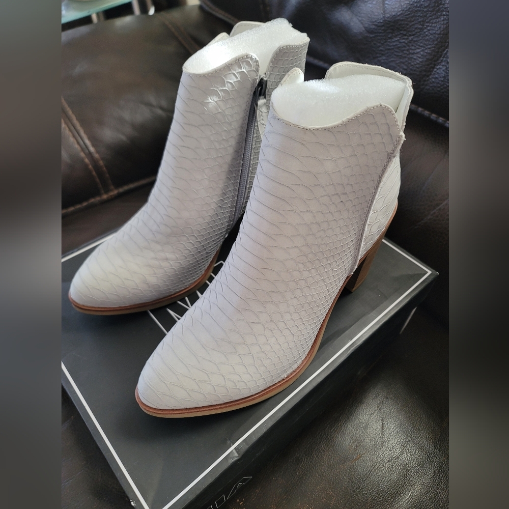 Buckle Boots Brand New in the Box Size 8.5